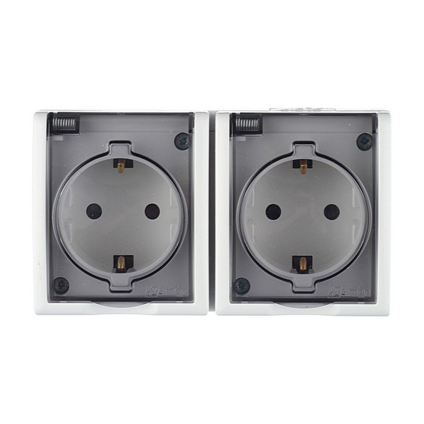 Розетка Simon 15 Aqua двойная 1594443-030 открытая установка белая с заземлением IP54 с крышкой со шторками