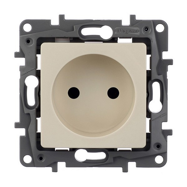 Розетка Legrand Etika 672320 скрытая установка слоновая кость без заземления