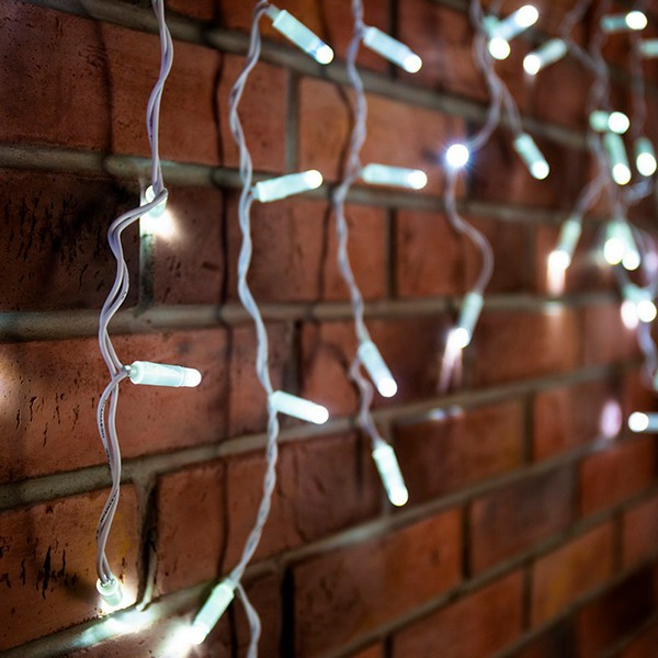 Гирлянда светодиодная Neon-Night Айсикл (бахрома) 152 LED свечение белое 4,8х0,6 м (255-137-6)