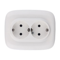 Розетка с рамкой Legrand Valena Allure 753726 двойная скрытая установка белая с заземлением со шторками