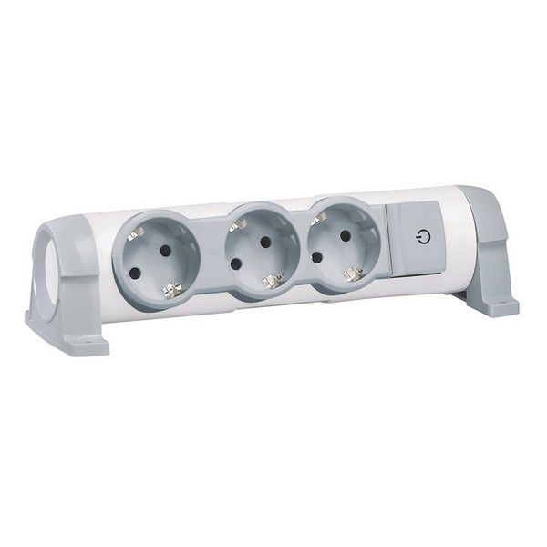 Колодка электрическая Legrand с заземлением 16 А 230 В 3,5 кВт 3 розетки IP20 с выключателем белая